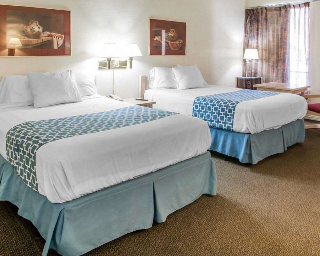 Rodeway Inn Whites City Szoba fotó